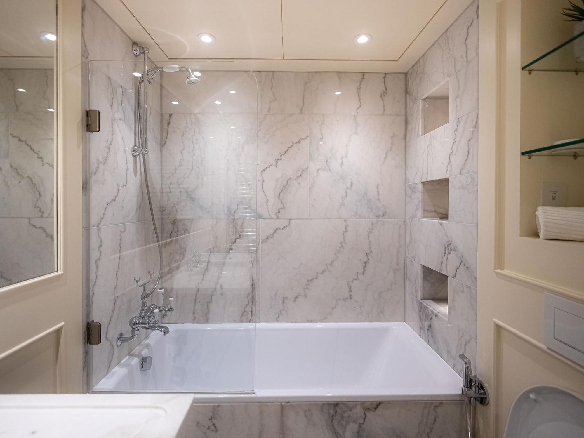 Modern Deluxe Five Bedroom House Near Chalk Farm Station By Belvilla London Exterior photo