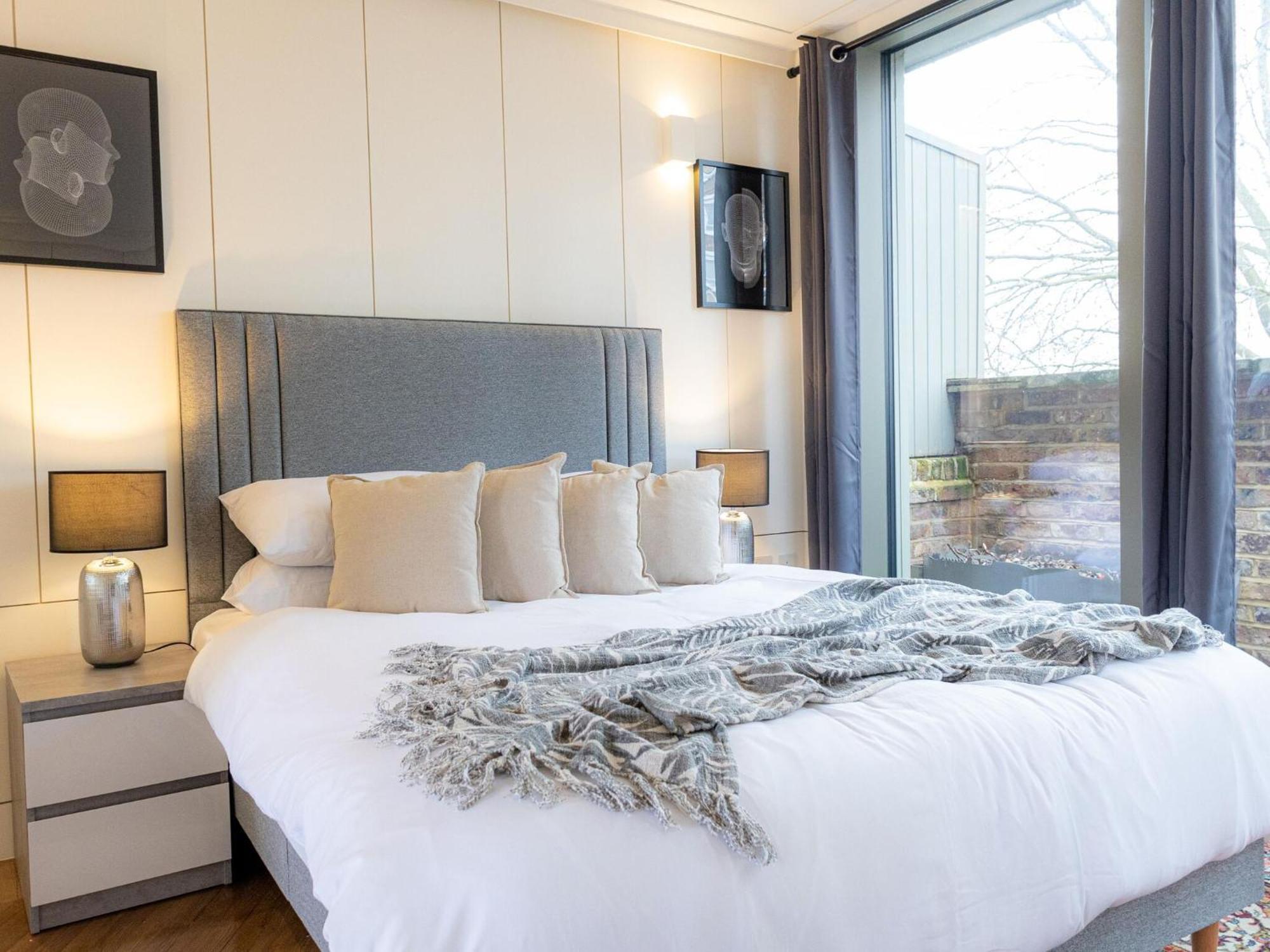 Modern Deluxe Five Bedroom House Near Chalk Farm Station By Belvilla London Exterior photo